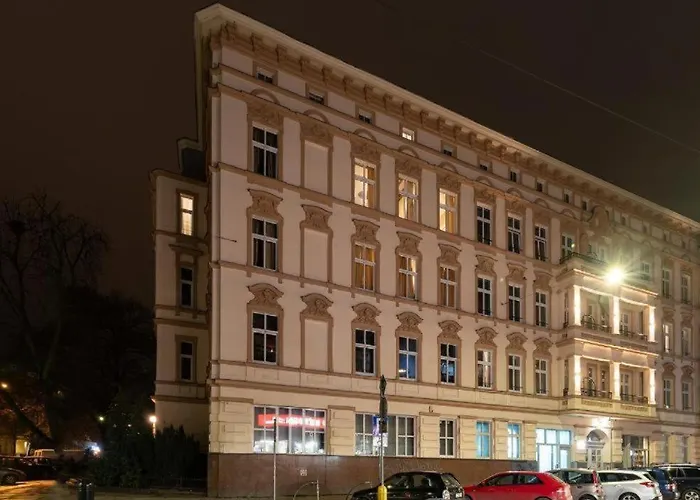 Kamienica Centrum Nr 17 *